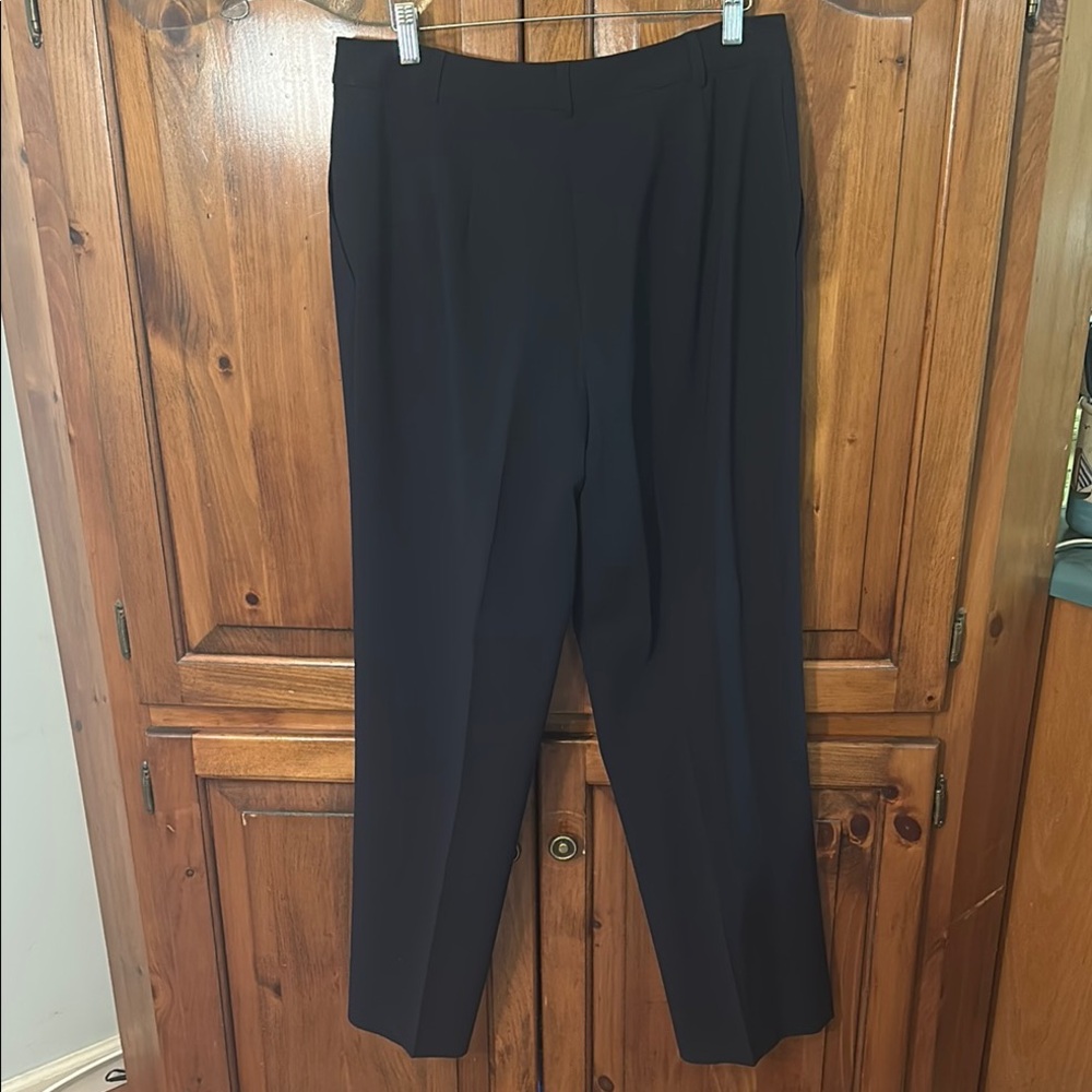 Women’s black classic pants NWOT - Picture 3 of 3